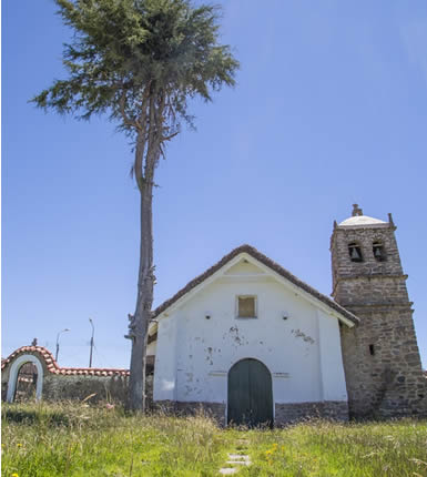 Histórica capilla de pueblo en Challapampa, cerca de Juli