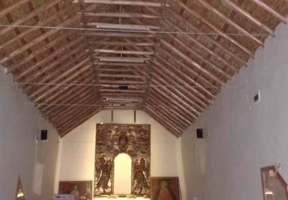 Interior de la capilla de San Pedro de Challapampa