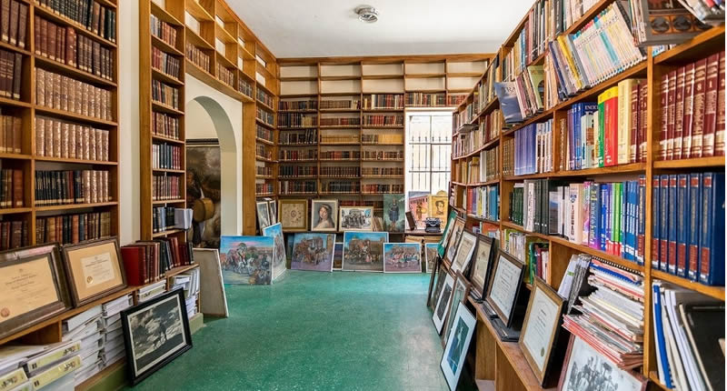 Biblioteca municipal de Lampa