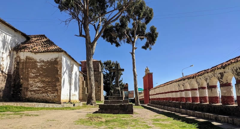 Templo de Nuestra Señora de la Asunción in Chucuito: Kolonialkirche am Titicacasee