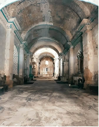 Interior del Templo de San Antón en San Antón, Puno